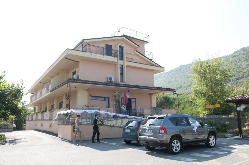 Hotel Ristorante Villa Pegaso San Pietro Infine Exterior foto