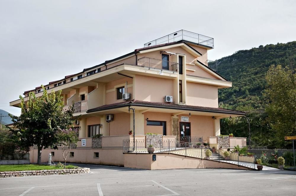 Hotel Ristorante Villa Pegaso San Pietro Infine Exterior foto